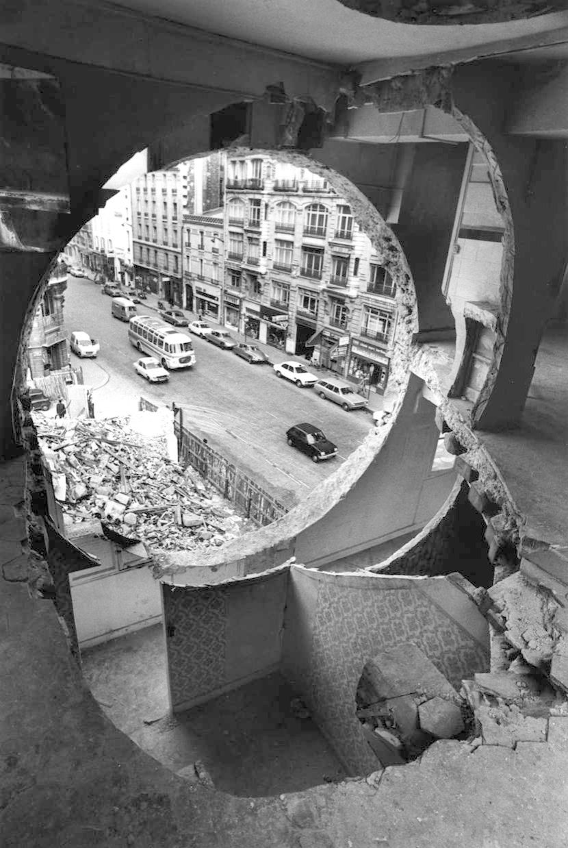 galeriethomasschulte-gordon-matta-clark-conical-intersect-1975